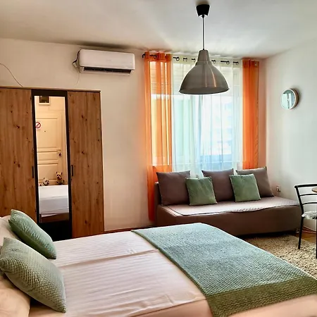 Mina Penthouse